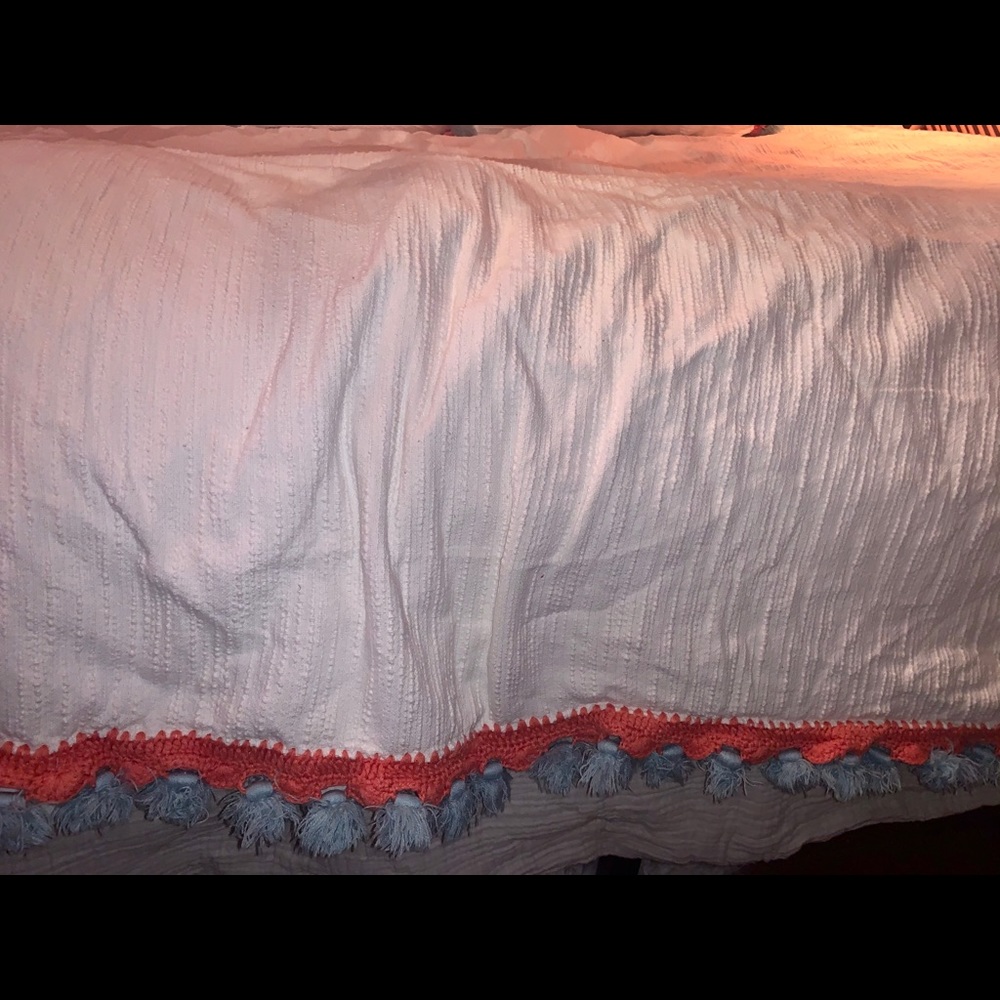 Anthropologie Yalisa Queen Duvet Cover with Shams